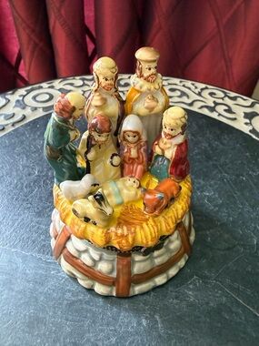 Nativity Trinket Box Mary Joseph Jesus Wisemen Sheep Donkey Cow Star Inside